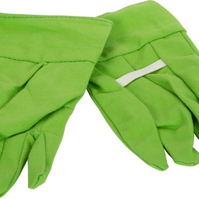 Par de luvas verdes-limão de tecido sobre fundo branco