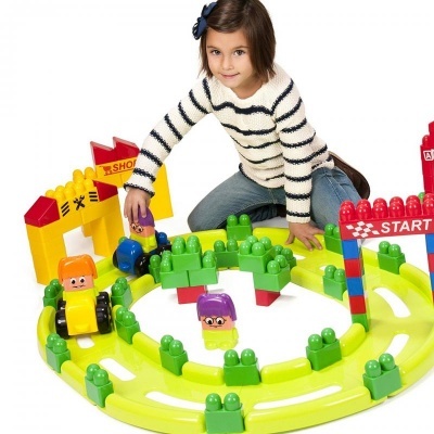 Super Blocos de Pista de Corrida 70pcs +18 meses 32345 Miniland