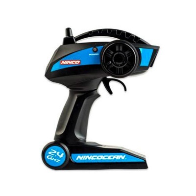 Controlador remoto preto e azul com etiquetas NINCO e NINCOCAN e indicação 2.4 GHz