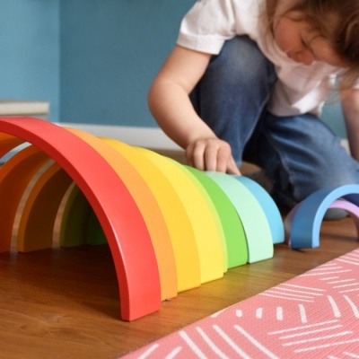 Set de Construção em Madeira Arco Iris +12 meses 11412 Small Foot