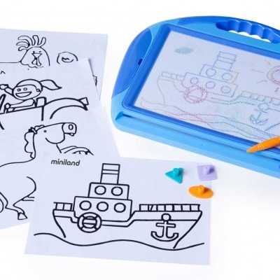 Brinquedo de desenho magnético azul com várias folhas de desenhos e lápis