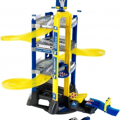 Parque de estacionamento infantil de plástico com três níveis, rampas amarelas e dois carrinhos