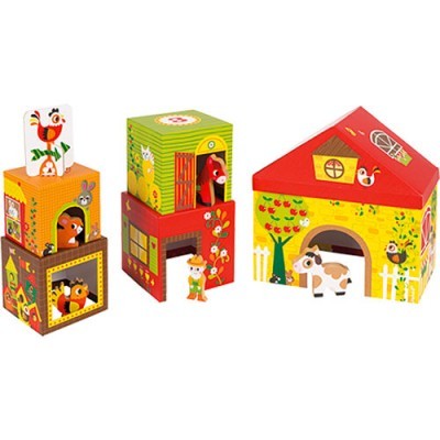 Conjunto de brinquedos de madeira com blocos coloridos e casa de quinta amarela e vermelha com animais.