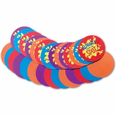 Fichas coloridas circulares com texto ALPHABET SPOT empilhadas em semi-círculo