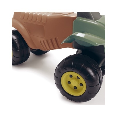 Carrinho de brinquedo verde, castanho e preto com rodas amarelas