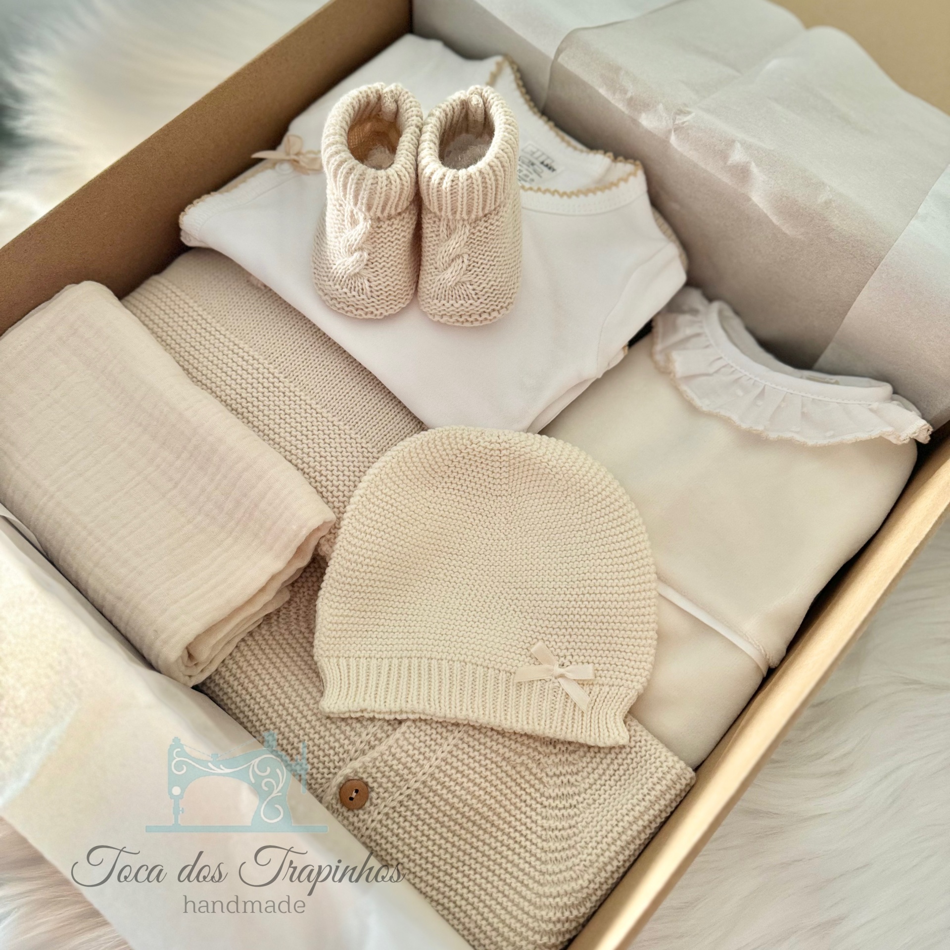 Love Box Areia - Babygrow Liso