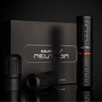 Conjunto máquina de tatuagem preta EQUILIBRIA NEUTRON com caixinha