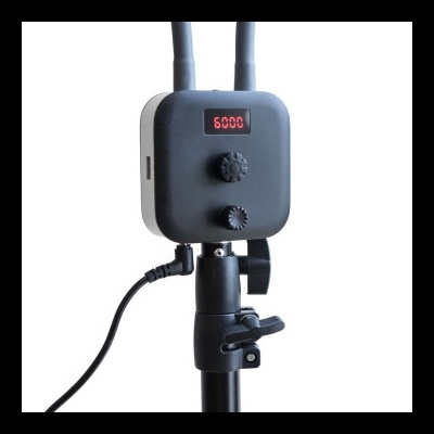 LÂMPADA DOUBLE-LIGHT + TRIPÉ - COM TEMPERATURA DE COR E POTÊNCIA AJUSTÁVEIS