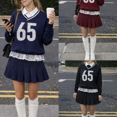 Conjuntos femininos com camisola numerada e saia plissada em três cores diferentes