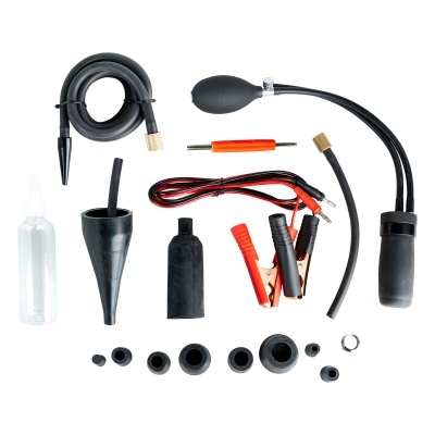 Kit de ferramentas com mangueiras, bomba manual, funil, frasco, conectores e adaptadores pretos e vermelhos