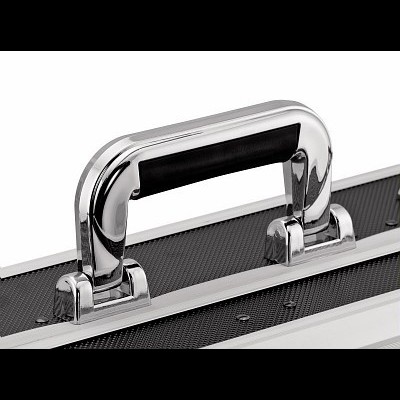 Puxador metálico cromado de mala rígida preta com textura