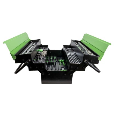 Caixa de ferramentas metálica preta e verde com várias gavetas abertas e ferramentas