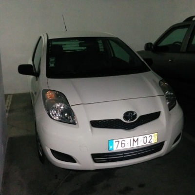 Automóvel Toyota Yaris Bizz0 D-4D Comercial 12/2009 | 76-IM-02
