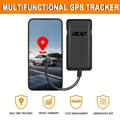Rastreador GPS multifuncional preto com cabo ligado a smartphone e ícone de localização vermelho em cenário de estrada.