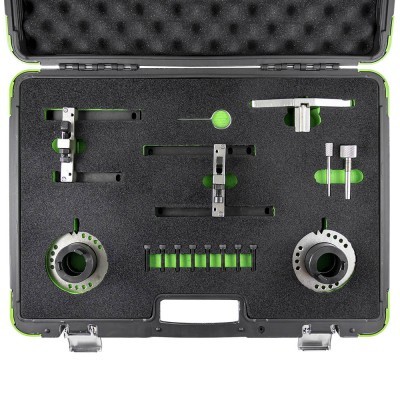 Estojo com ferramentas metálicas organizadas em espuma preta e verde