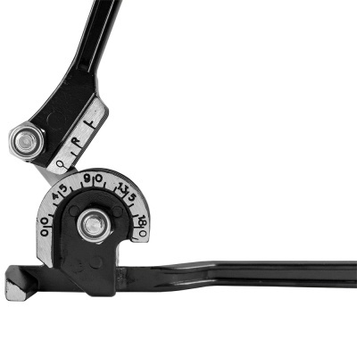 Ferramenta preta para medição de ângulos com graduação numérica em fundo branco