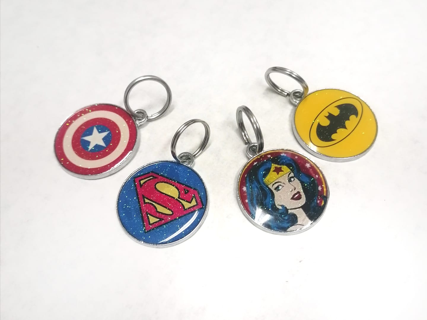 Medalha com pendente, Super Heróis