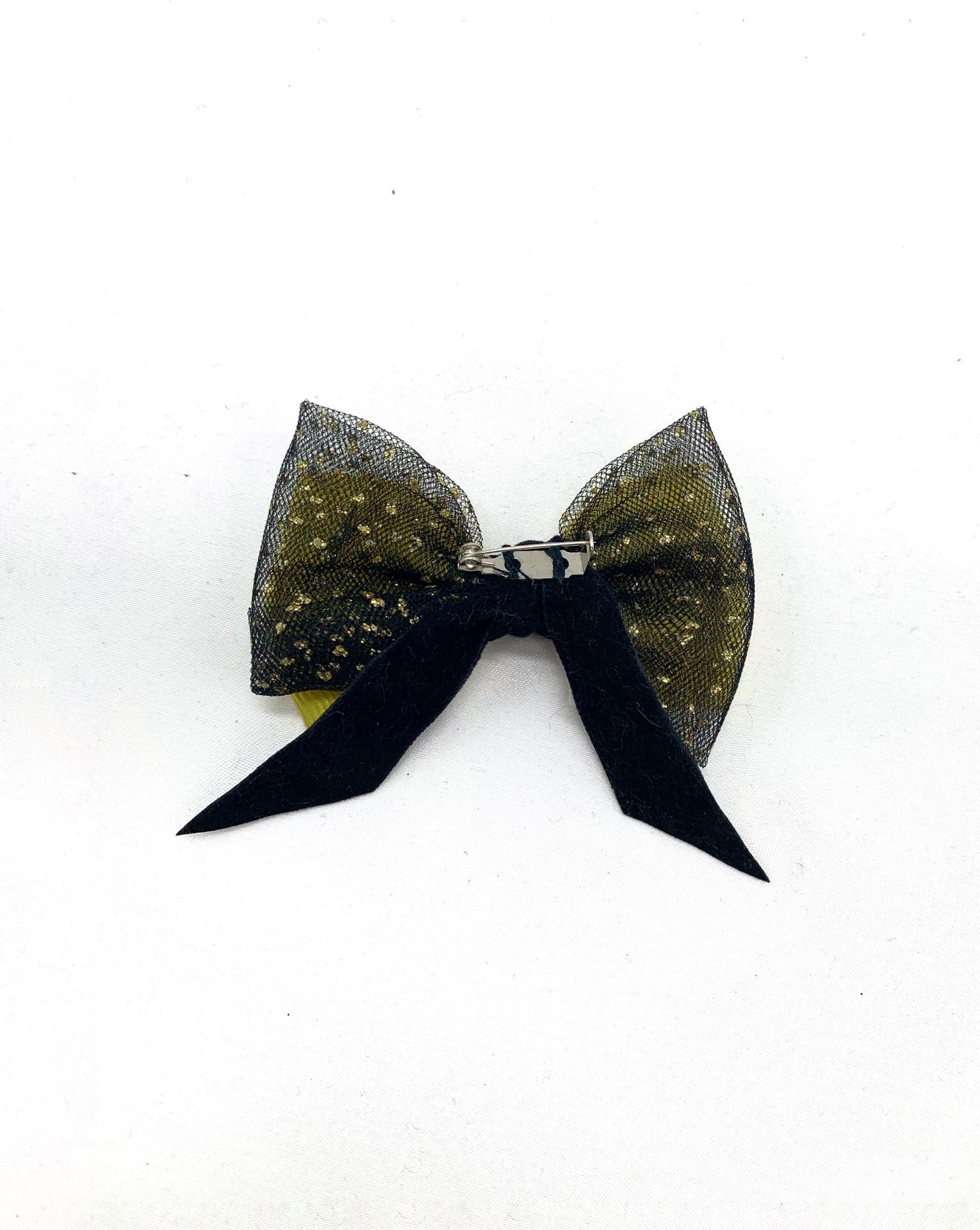 Laço para cabelo preto com tule e bolinhas douradas, centro prateado