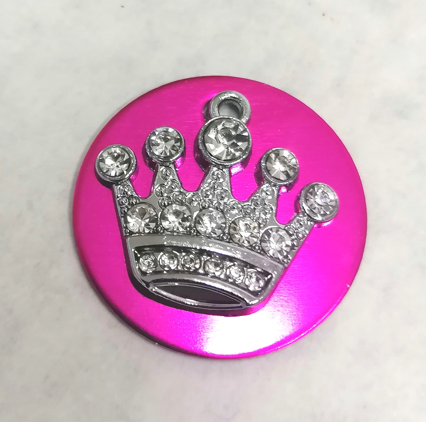 Medalha com pendente, coroa brilhante