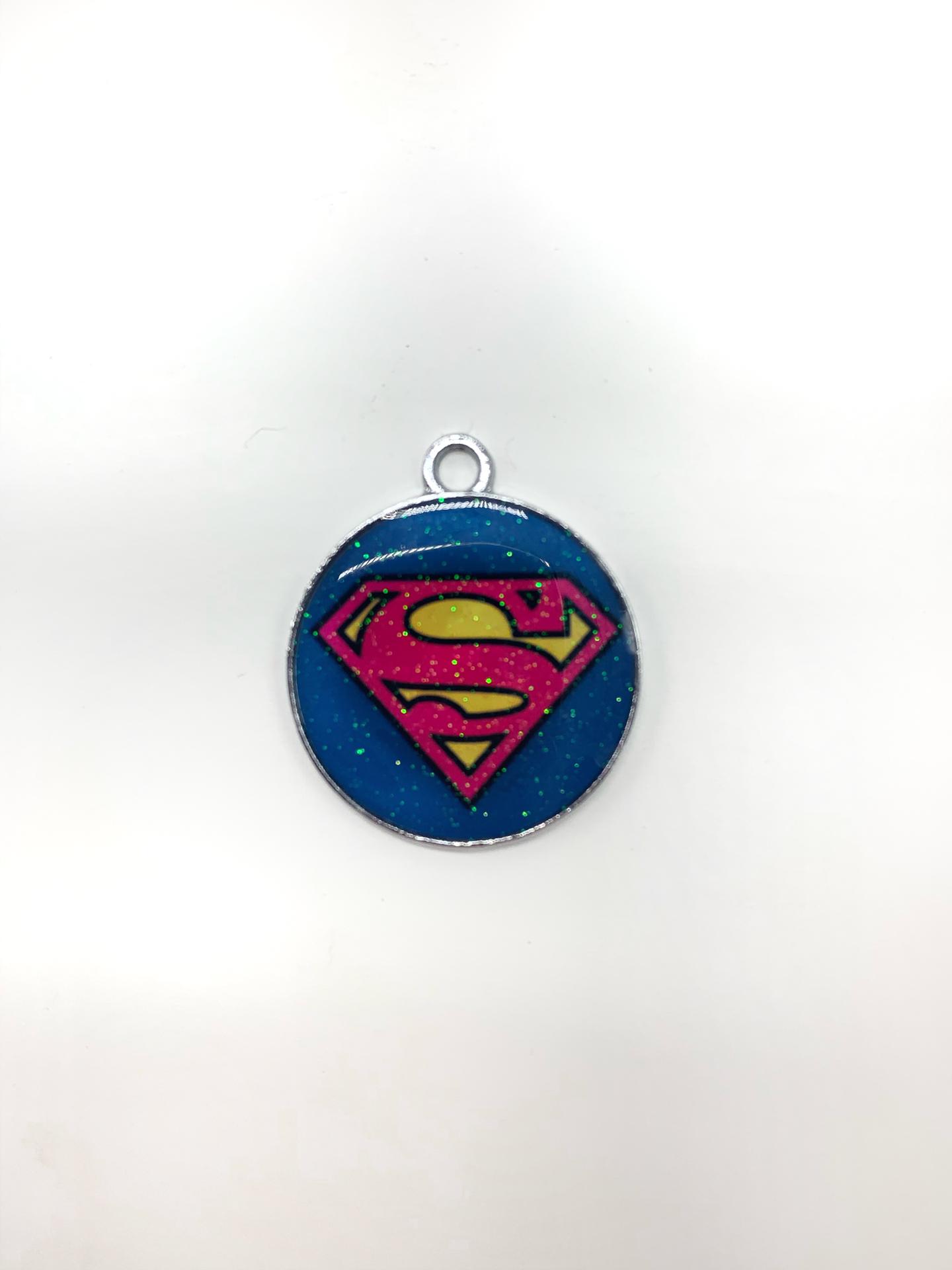 Medalha com pendente, Super Heróis