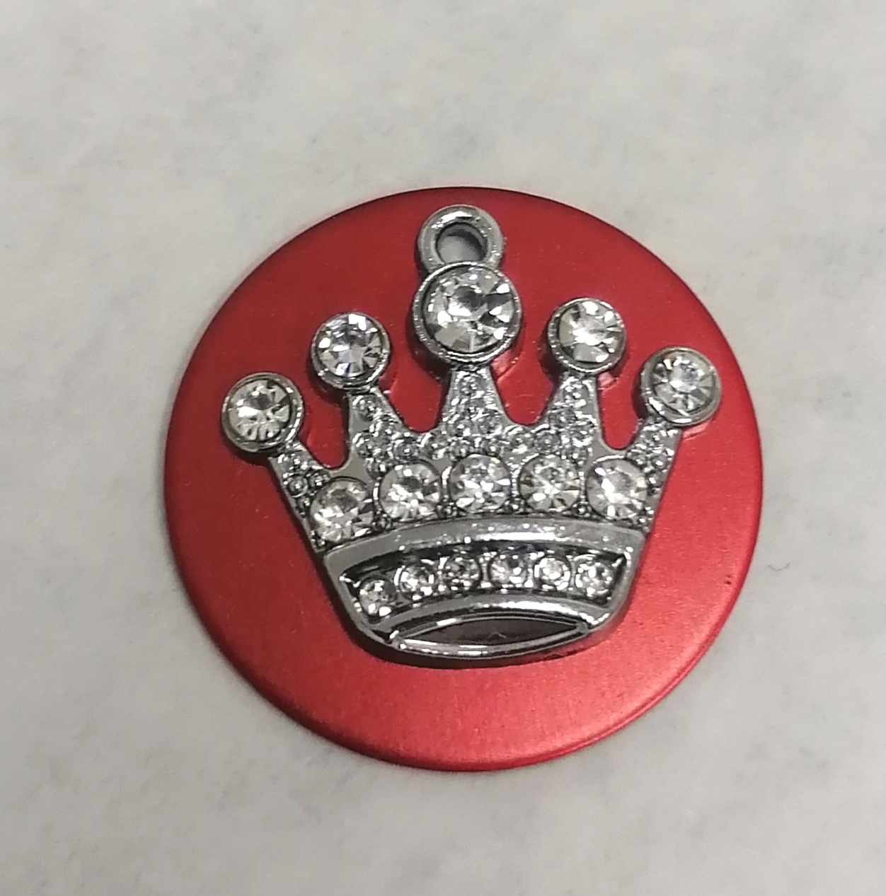 Medalha com pendente, coroa brilhante