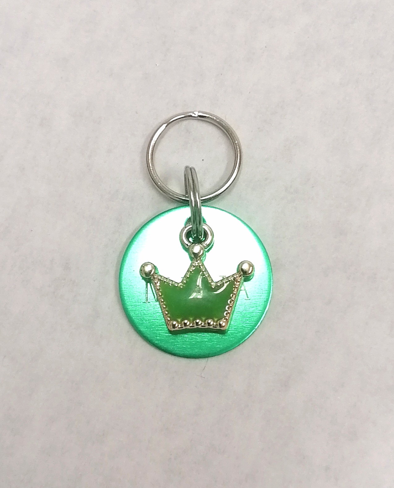 Medalha com pendente, coroa verde