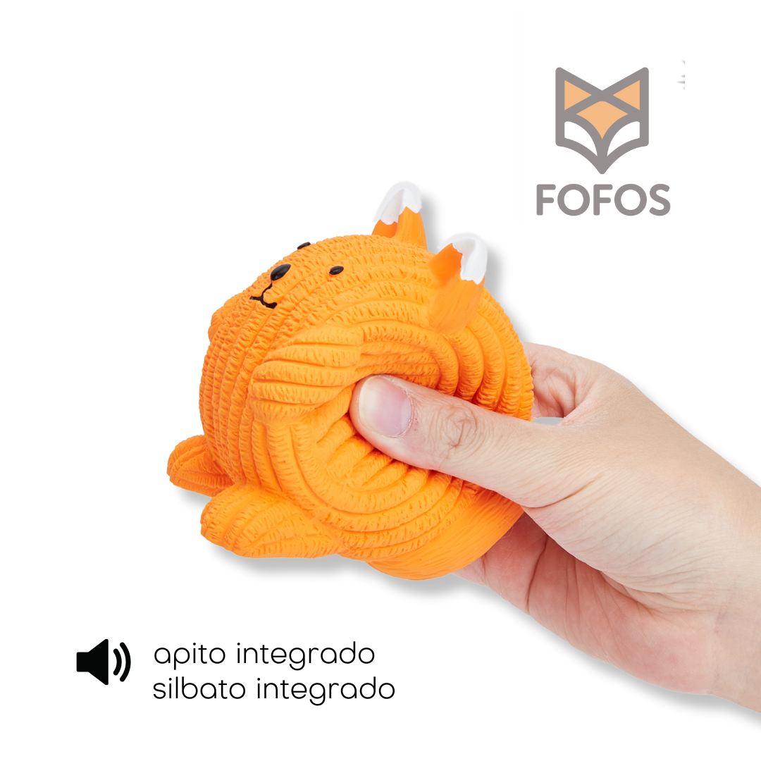 Brinquedo para cão forma raposa laranja com textura e apito integrado