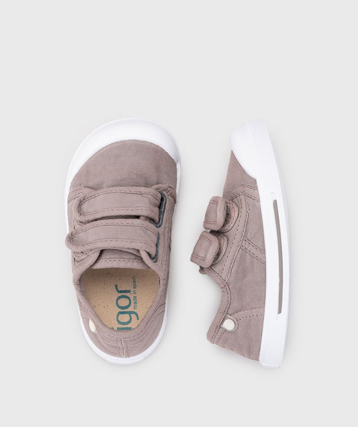 Sapatilhas infantis cinzentas claras com sola branca e fecho velcro