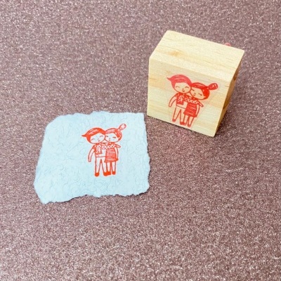 Carimbo&#x20;-&#x20;Casal&#x20;com&#x20;cachecol&#x20;-&#x20;3x3cm