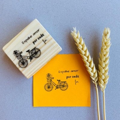 Carimbo&#x20;-&#x20;Espalhe&#x20;amor&#x20;por&#x20;onde&#x20;for&#x20;-&#x20;4x7cm