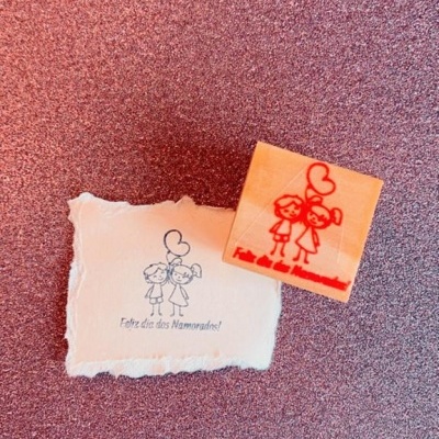 Carimbo&#x20;-&#x20;Casal&#x20;Feliz&#x20;dia&#x20;dos&#x20;Namorados&#x20;-&#x20;3x3cm