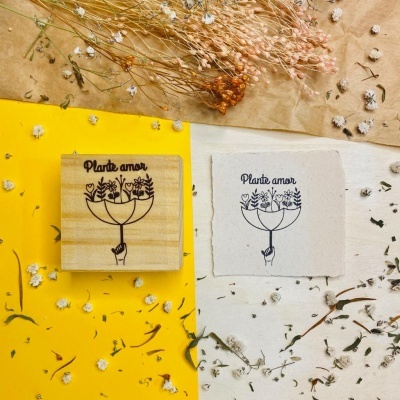 Carimbo&#x20;-&#x20;Plante&#x20;amor&#x20;-&#x20;5x5cm