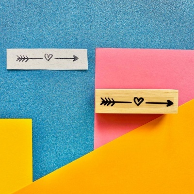 Carimbo&#x20;-&#x20;Flecha&#x20;cora&#x00E7;&#x00E3;o&#x20;-&#x20;2x7cm