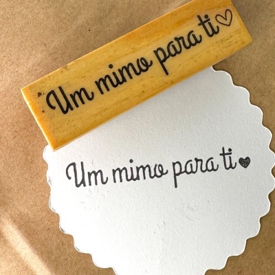 Carimbo&#x20;-&#x20;Um&#x20;mimo&#x20;para&#x20;ti&#x20;-&#x20;2x7cm