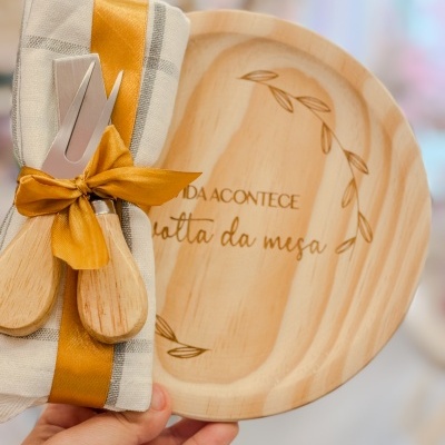 Kit Tábua de Madeira – Vida à Volta da Mesa