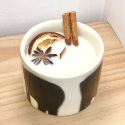 Vela artesanal Perfumada em taça cerâmica