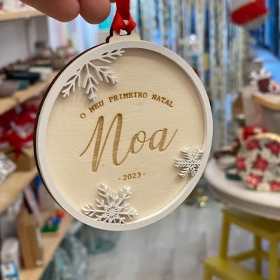 Ornamento Redondo “O Meu Primeiro Natal” – Personalizado com Nome e Ano