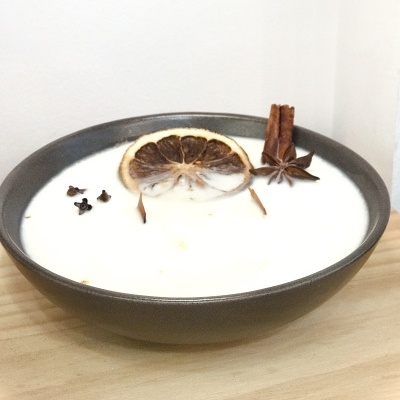 Vela artesanal Perfumada em taça cerâmica