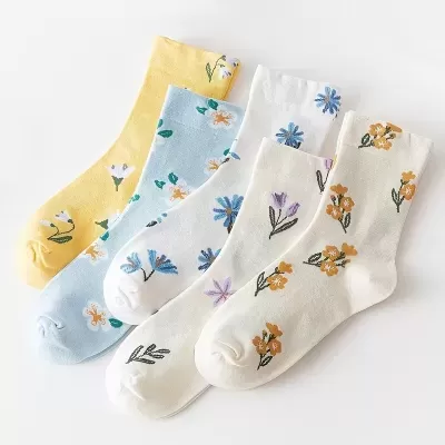 Meias Femininas Florais em Algodão | Cores Pastel e Cano Médio