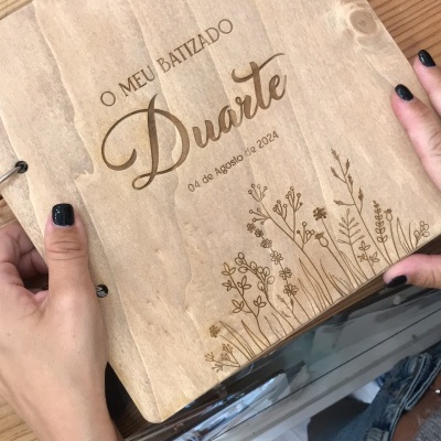 Livro de Assinaturas em Madeira – Memórias que Duram para Sempre