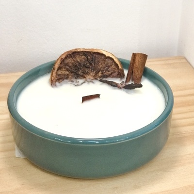 Vela artesanal Perfumada em taça cerâmica