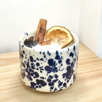 Vela artesanal Perfumada em taça cerâmica