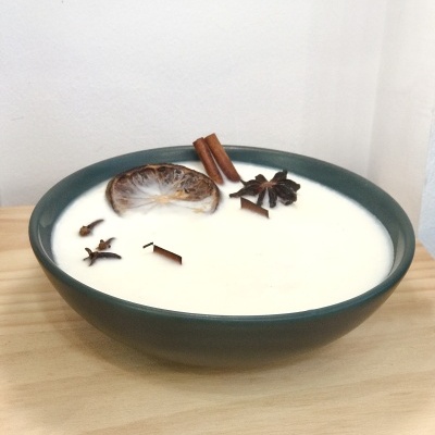 Vela artesanal Perfumada em taça cerâmica