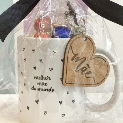 Kit Melhor Mãe do Mundo – Caneca, Chocolate e Porta-chaves