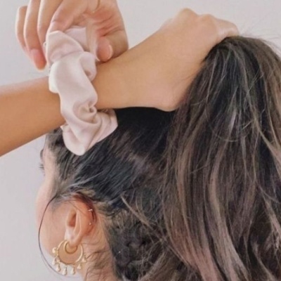 Scrunchie de Cetim | Elástico de Cabelo Suave e Anti-Frizz