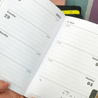 CONJUNTO AGENDA 2025 efeito Bombazine - Pêssego Arrozado