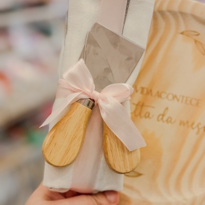 Kit Tábua de Madeira – Vida à Volta da Mesa