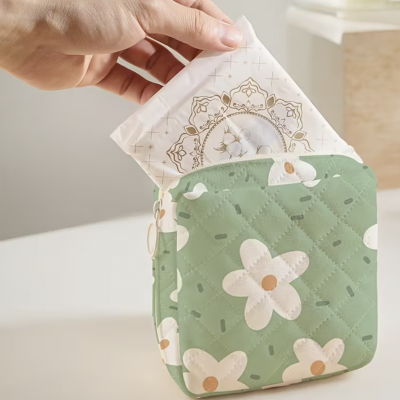 Bolsa Verde com Margaridas – Organizador Feminino