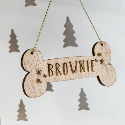 Ornamento de Madeira em Forma de Osso – Personalizado com Nome