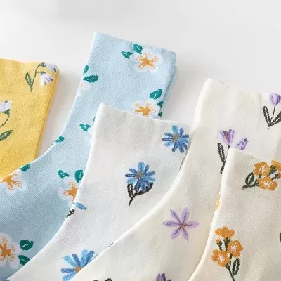 Meias Femininas Florais em Algodão | Cores Pastel e Cano Médio
